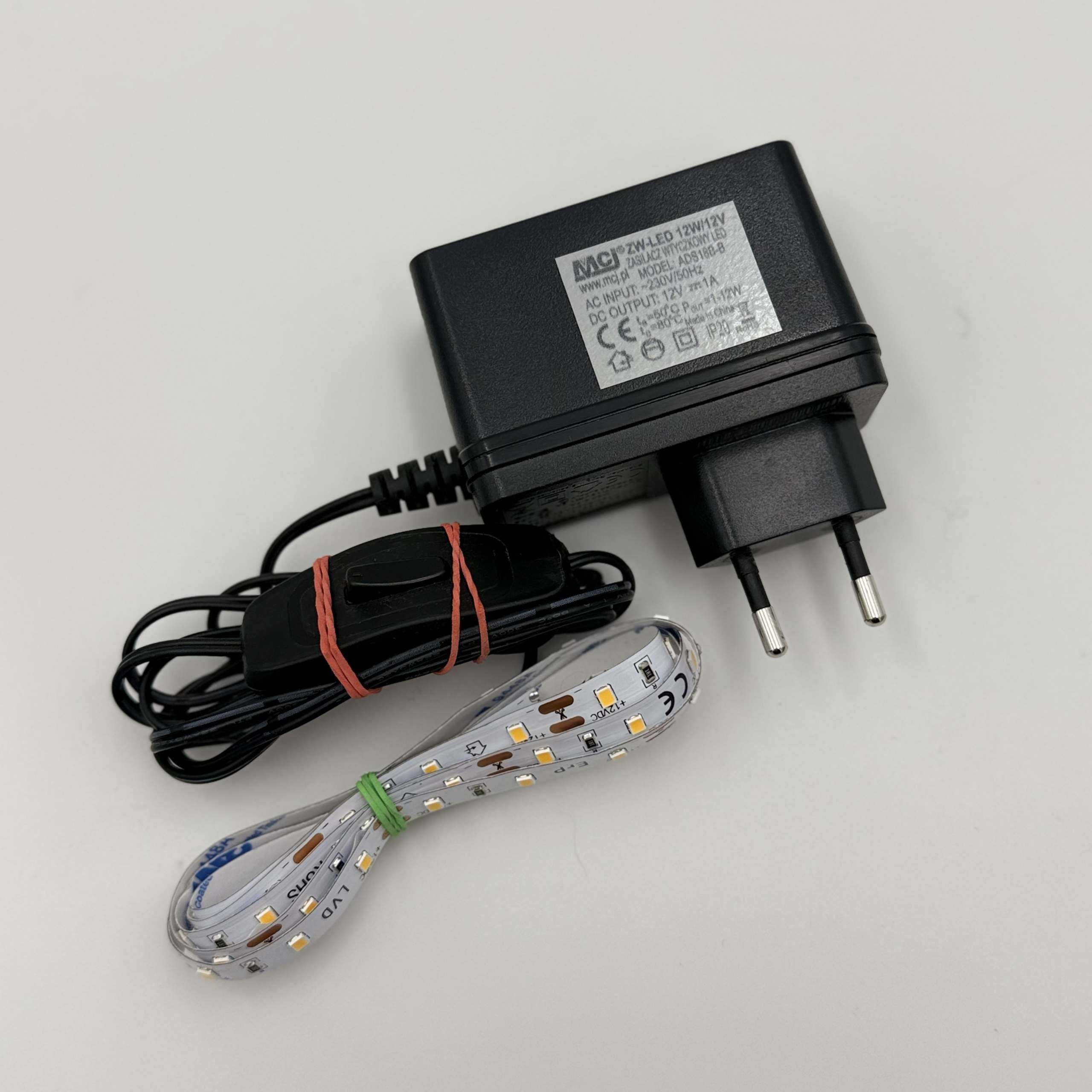 Zestaw Taśma LED 2m+zasilacz wtyczkowy LED 12W/12V z wyłącznikiem TOP