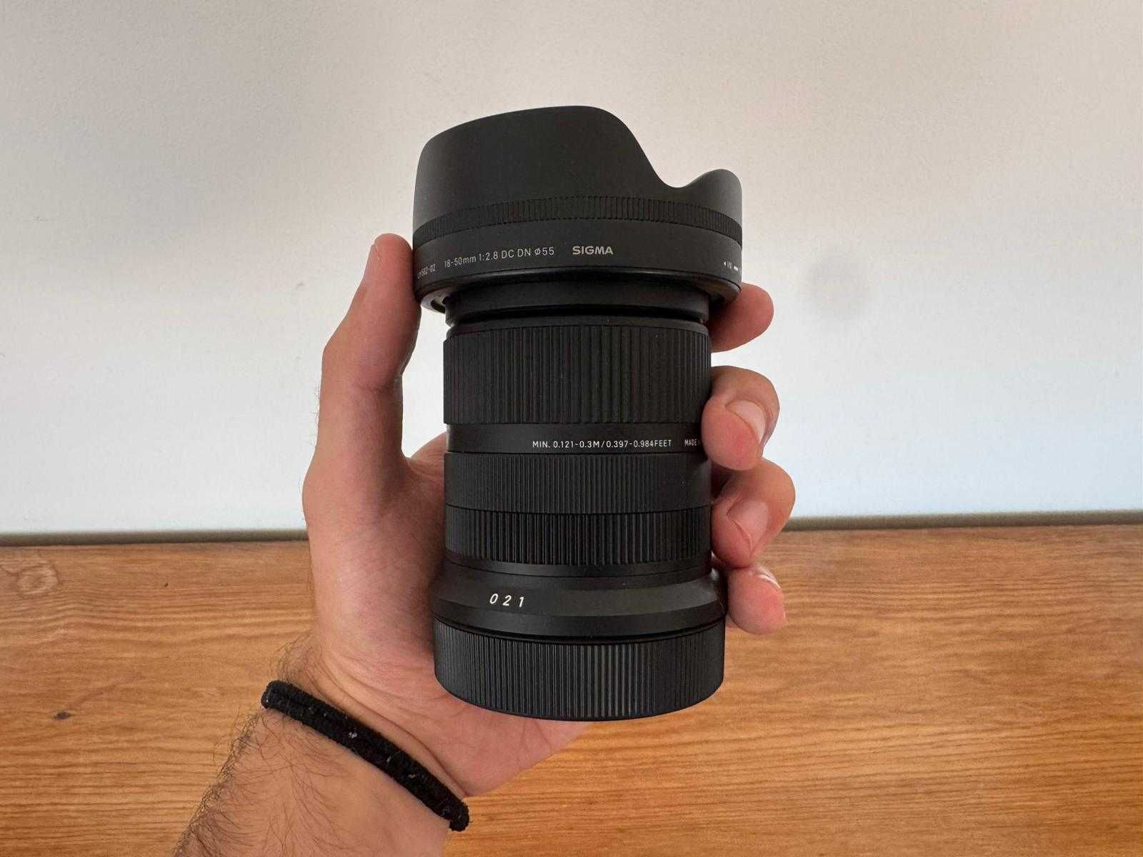 Objetiva SIGMA 18-50mm f/2.8 DC DN Contemporary (CANON RF-S MOUNT)