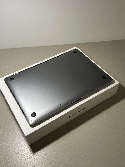 Apple MacBook Pro 13" 2020 16Gb 1Tb
