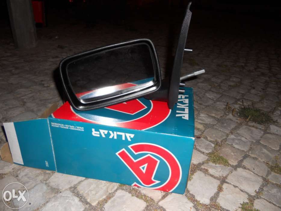 Vendem-se dois espelhos Ford Fiesta anos 90. 20 euros cada.