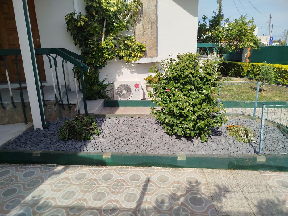 Jardineiro construção e manutenção de jardins
