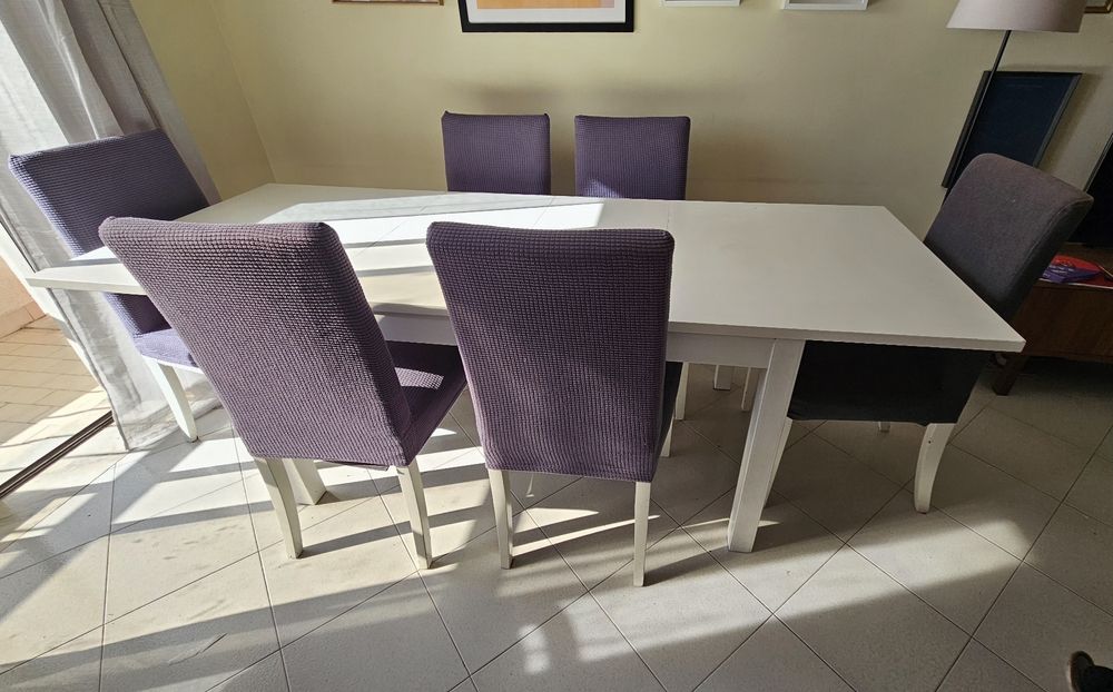 Mesa IKEA extensível até 2,20m + 6 cadeiras ikea.