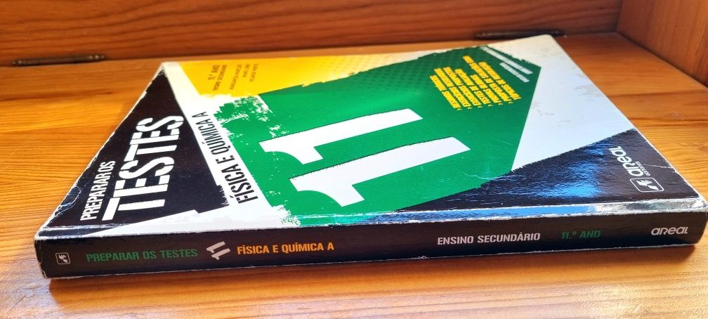 Livros de preparar os Testes Física e Química A 10° e 11 °