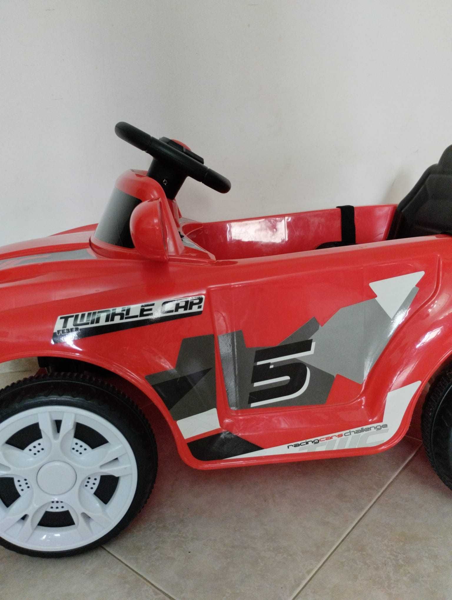 Carro eletrico praticamente novo