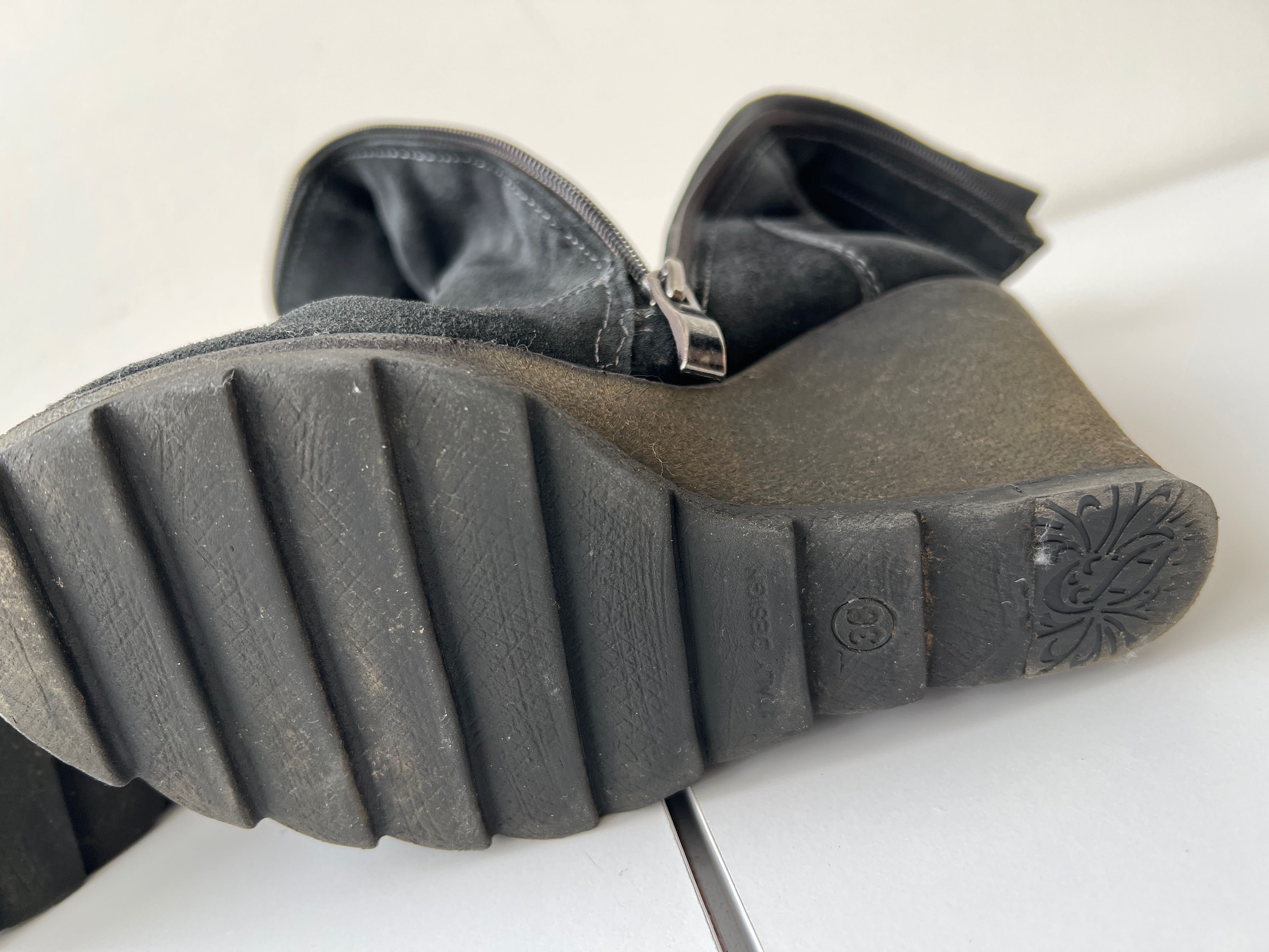 Зимові чоботи на платформі, 37-38 розмір, нубук