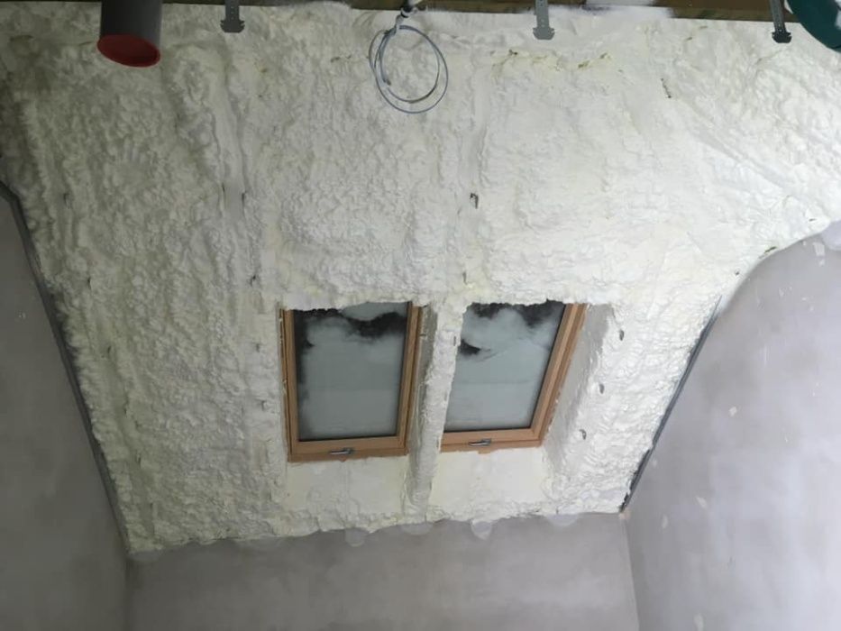 Piana icynene, ocieplenie poddasza, natrysk piany, pianka PUR