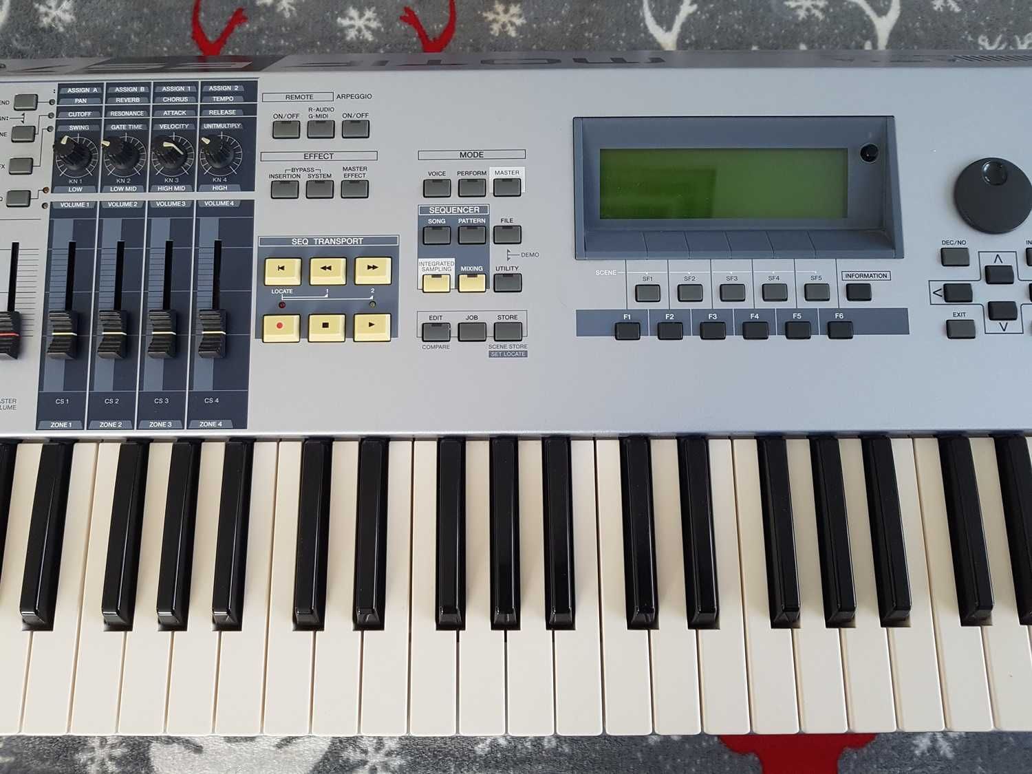 YAMAHA MOTIF ES7 syntezator