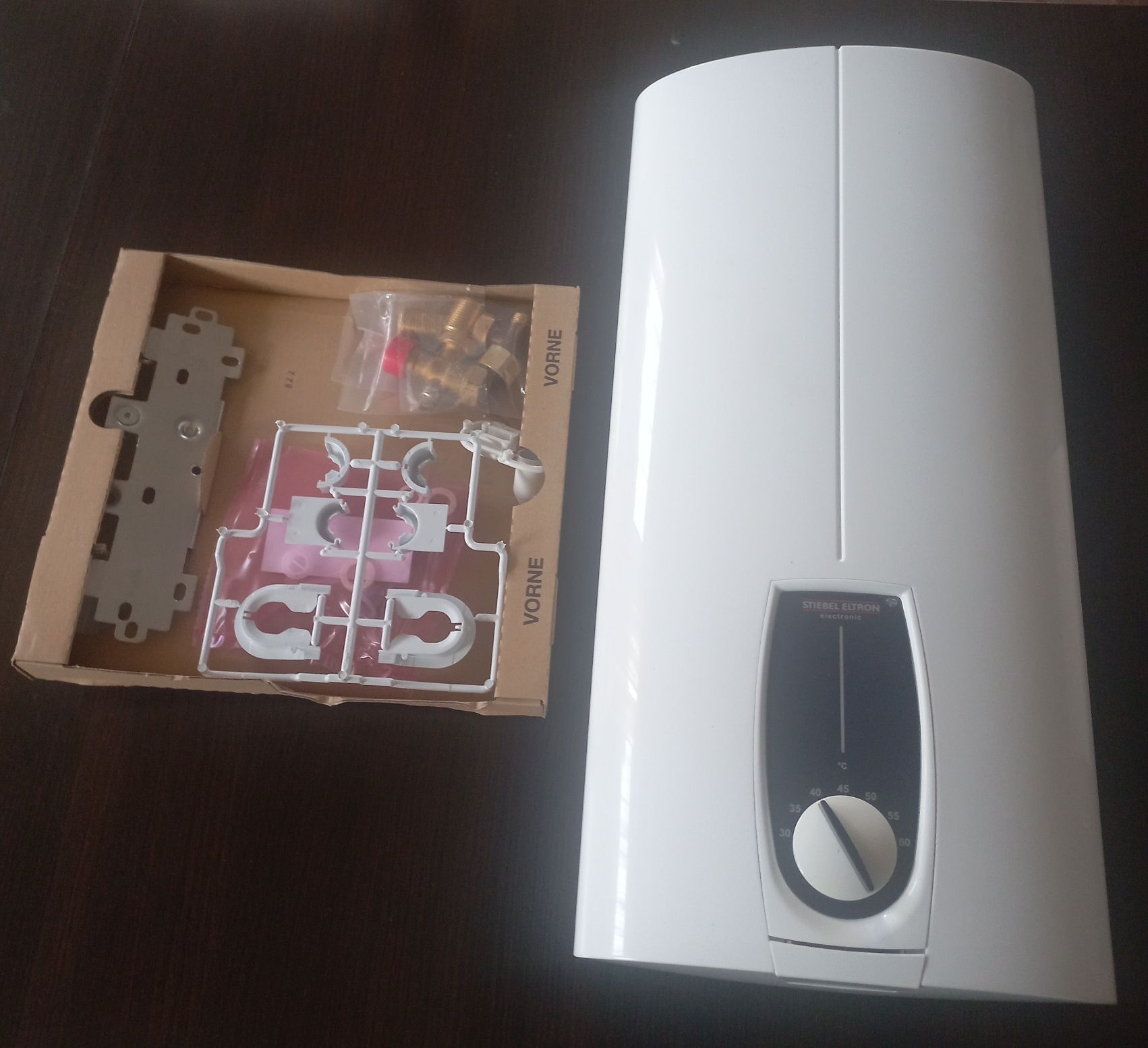 Przepływowy elektr. ogrzewacz wody Stiebel Eltron DHB-E 11SL