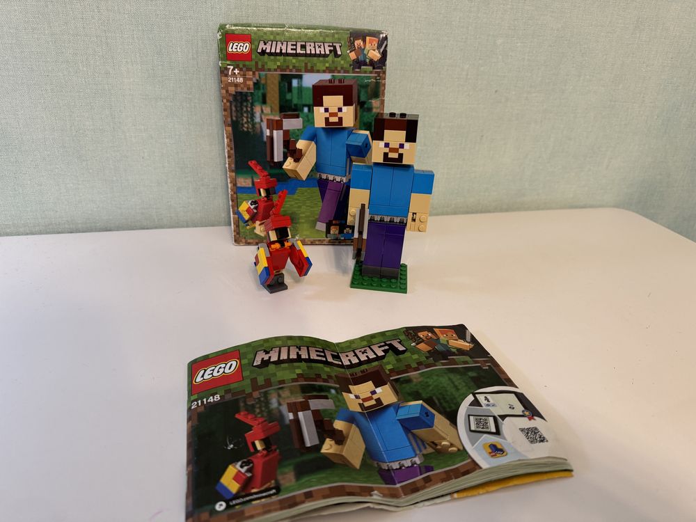 LEGO Minecraft Стив с попугаем (21148)