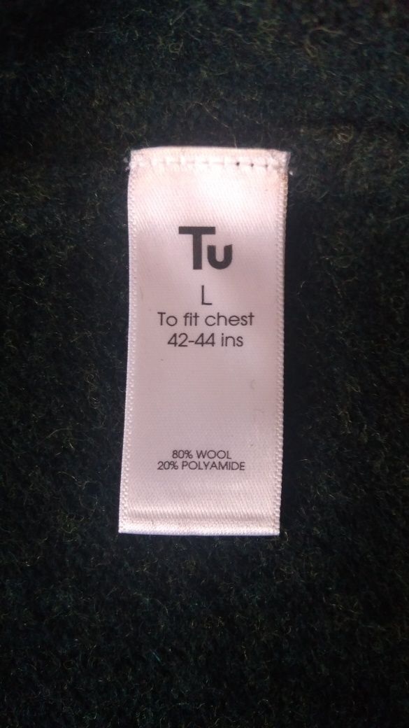 Светр джемпер з вовни темно-зеленого кольору TU
80 % вовна