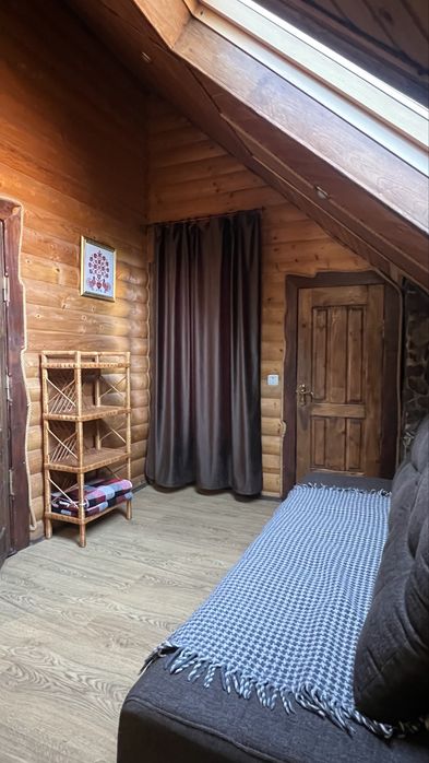 Будинок+ критий басейн + джакузі