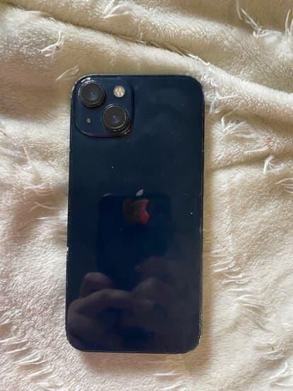 Продам Iphone 13