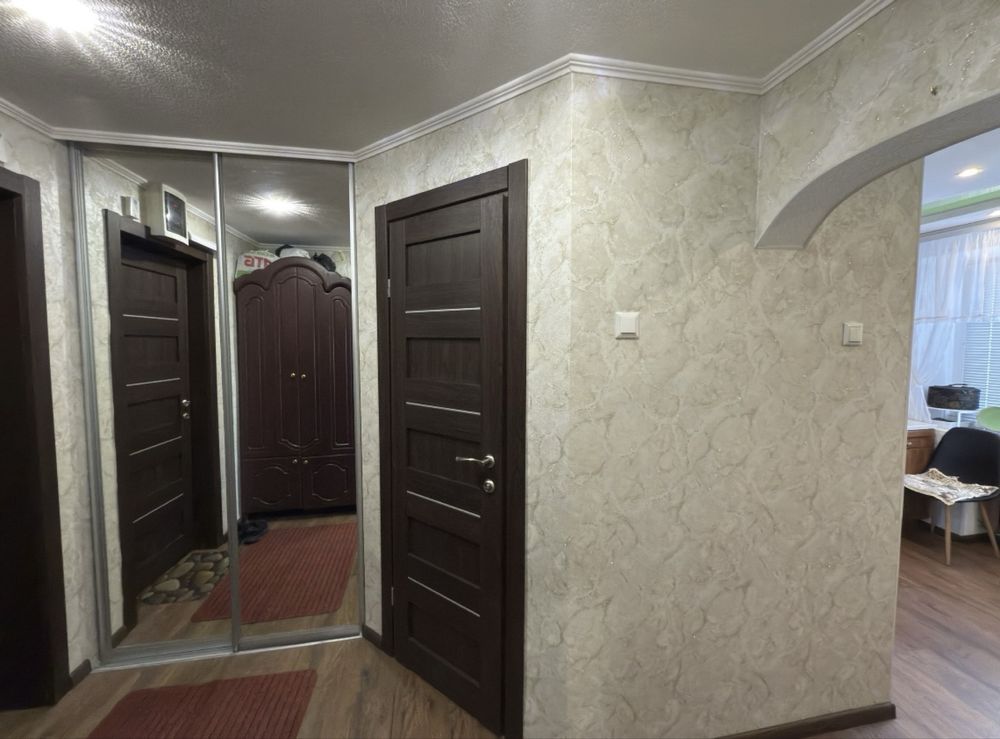Продам 1к квартиру на Кирова. Поля