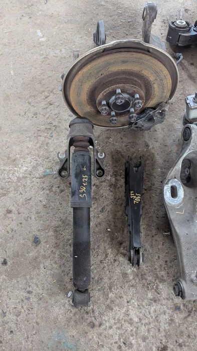 Ходова задня взборі підрамник ступиця Вольво Volvo S90 2017 - 2025