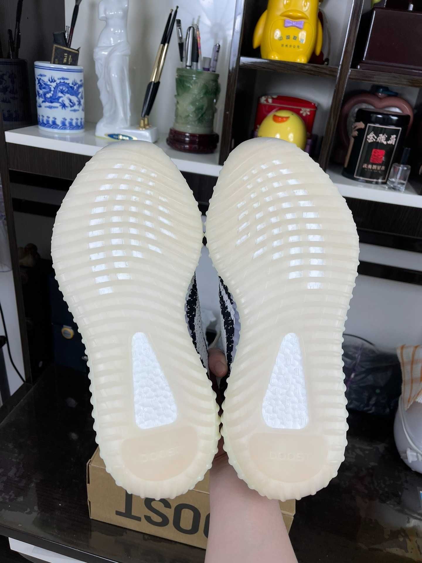Buty męskie adidasYeezy Boost 350V2 Zebra nowy  R.38