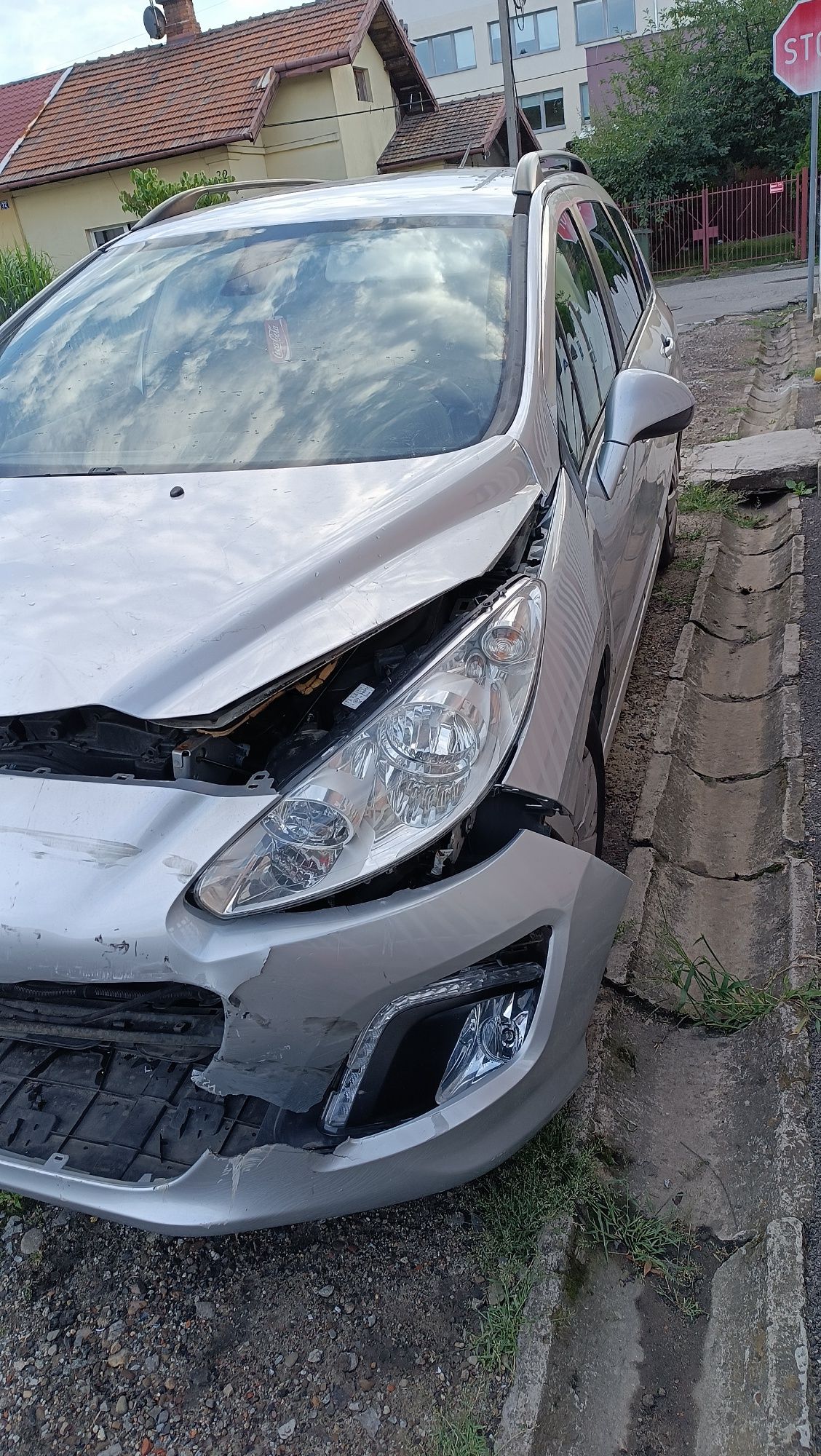Sprzedam uszkodzone auto Peugeot 308 sw