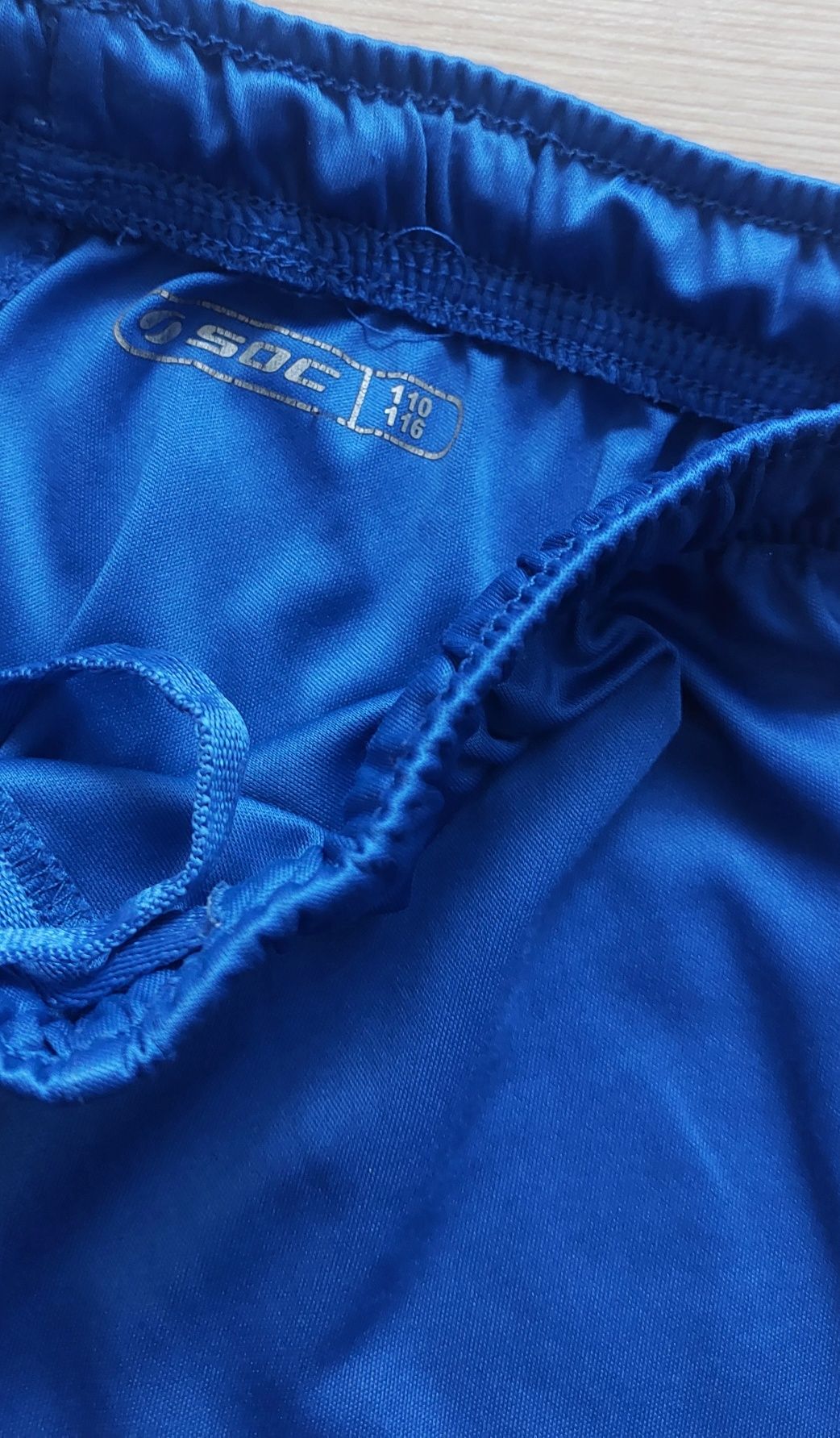 Szorty spodenki sportowe 110/116 krótkie spodenki