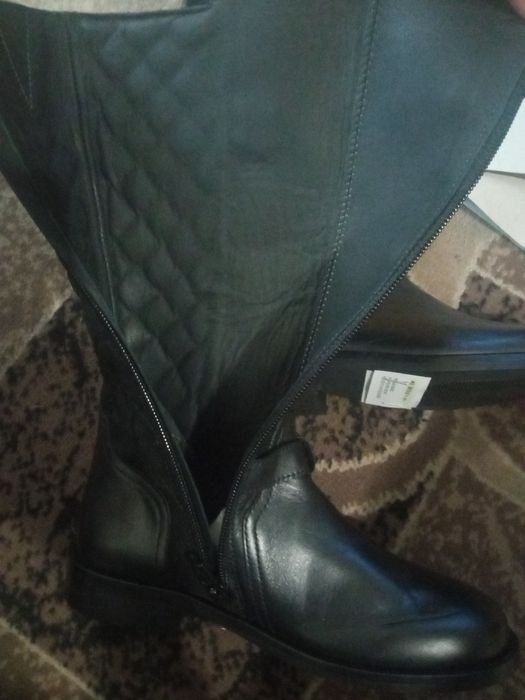 Продам осенние сапоги для девочки