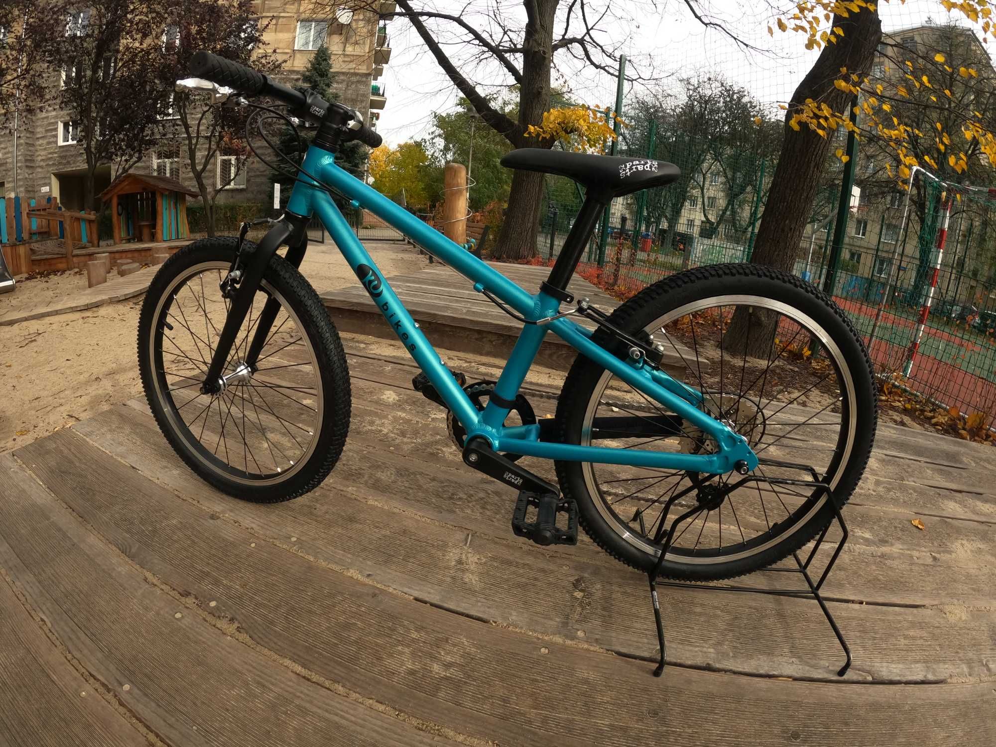KUbikes 20L - lekki rower dla dzieci, waga 7,5 KG - bajkids.pl