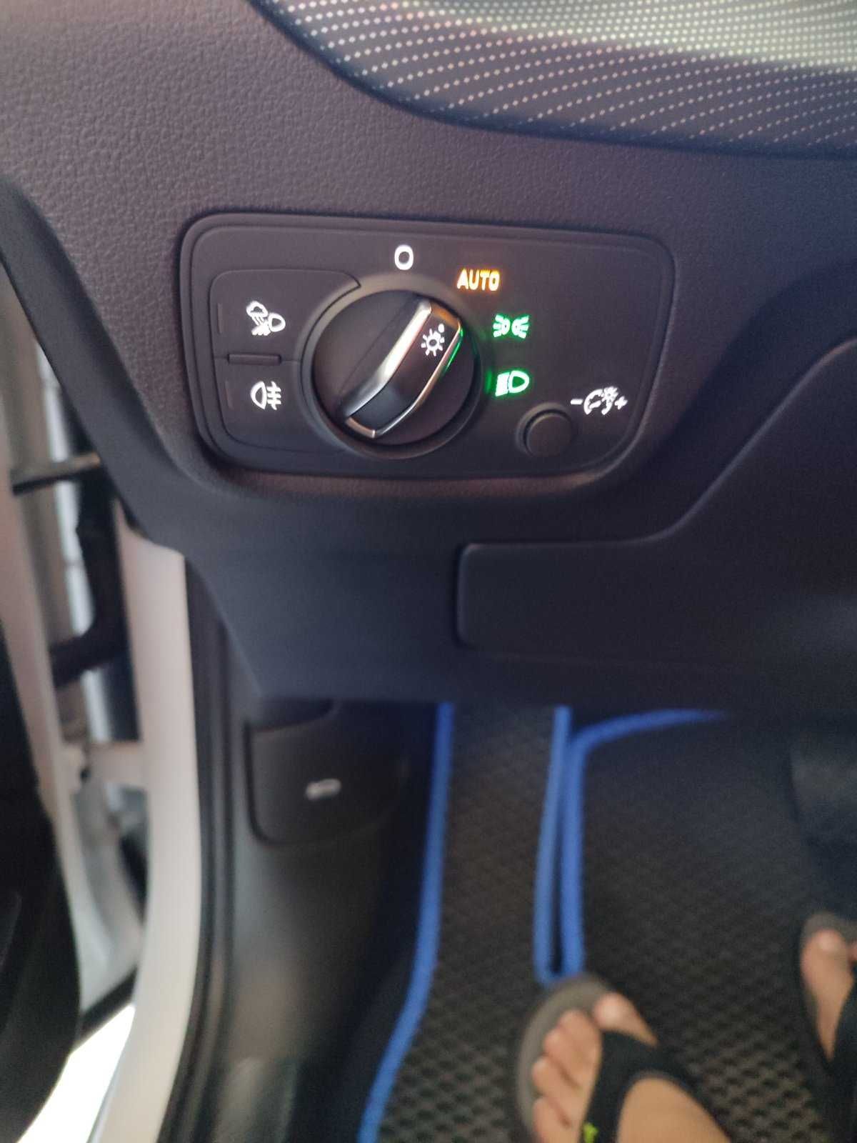 Audi Q2L e-tron 2021
