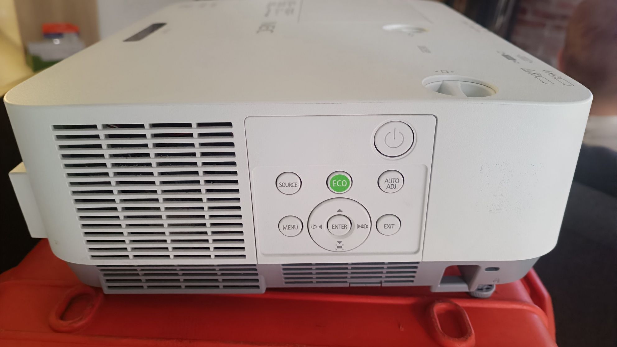 Projektor NEC P502H jak nowy.  Super obraz.