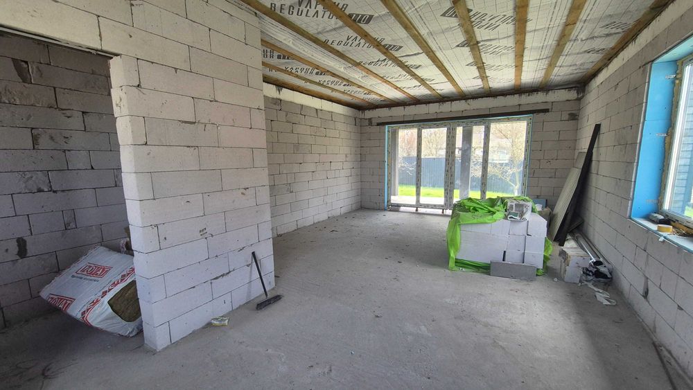 Одноповерховий будинок у Бучі з терасою та ділянкою 6 соток