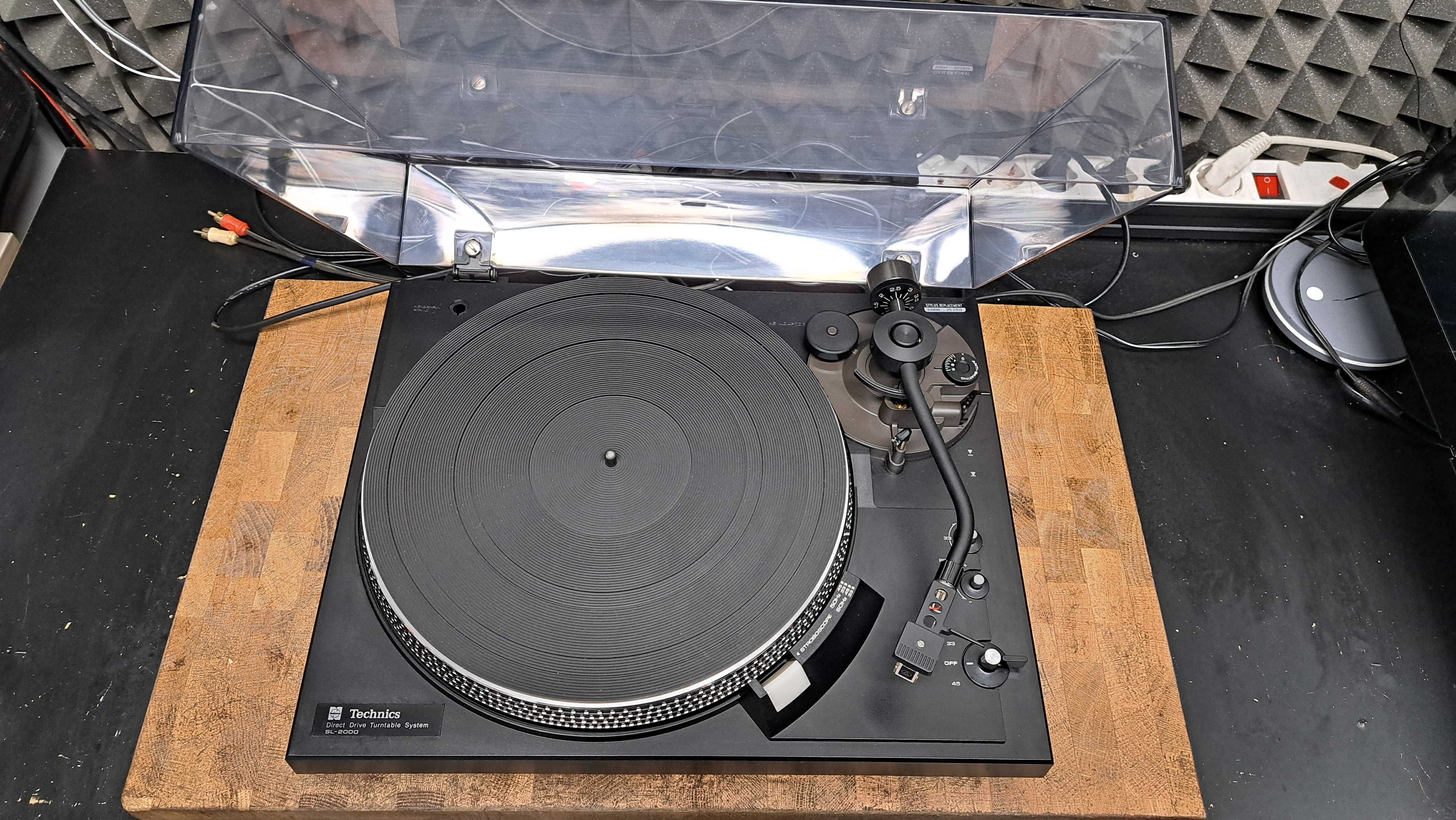 Gramofon Technics SL-2000