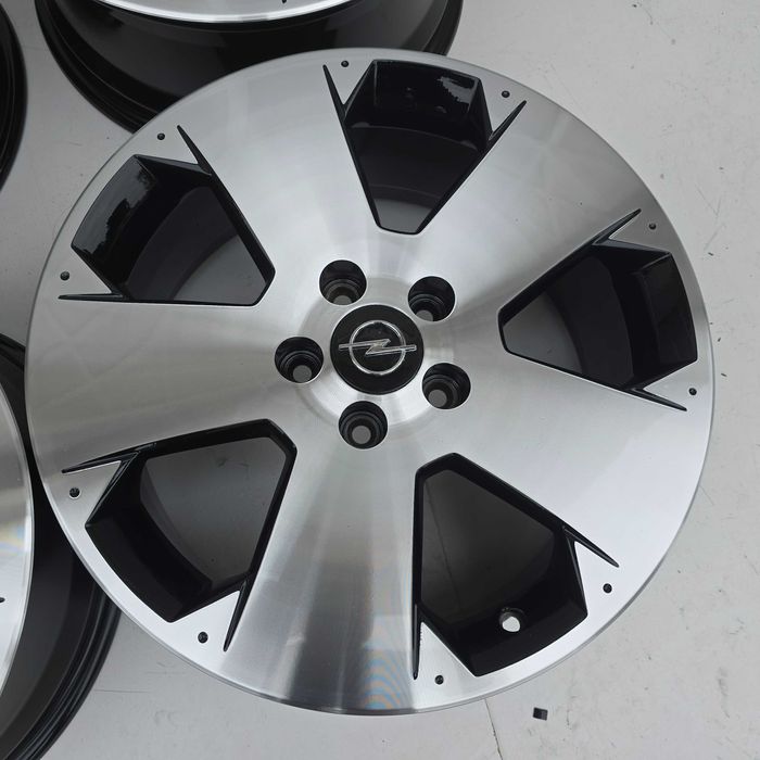 Alufelgi OPEL Astra H VECTRA SIGNUM Zafira MERIVA 5x110 ET41 17'' 7.0