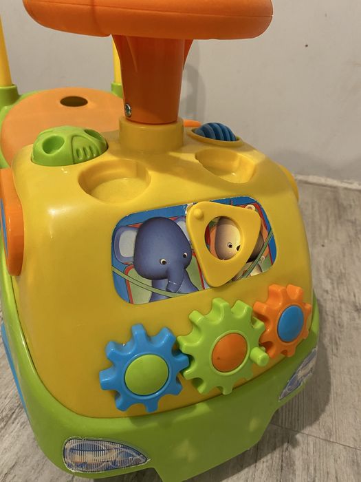 Дитяча машинка, толокар