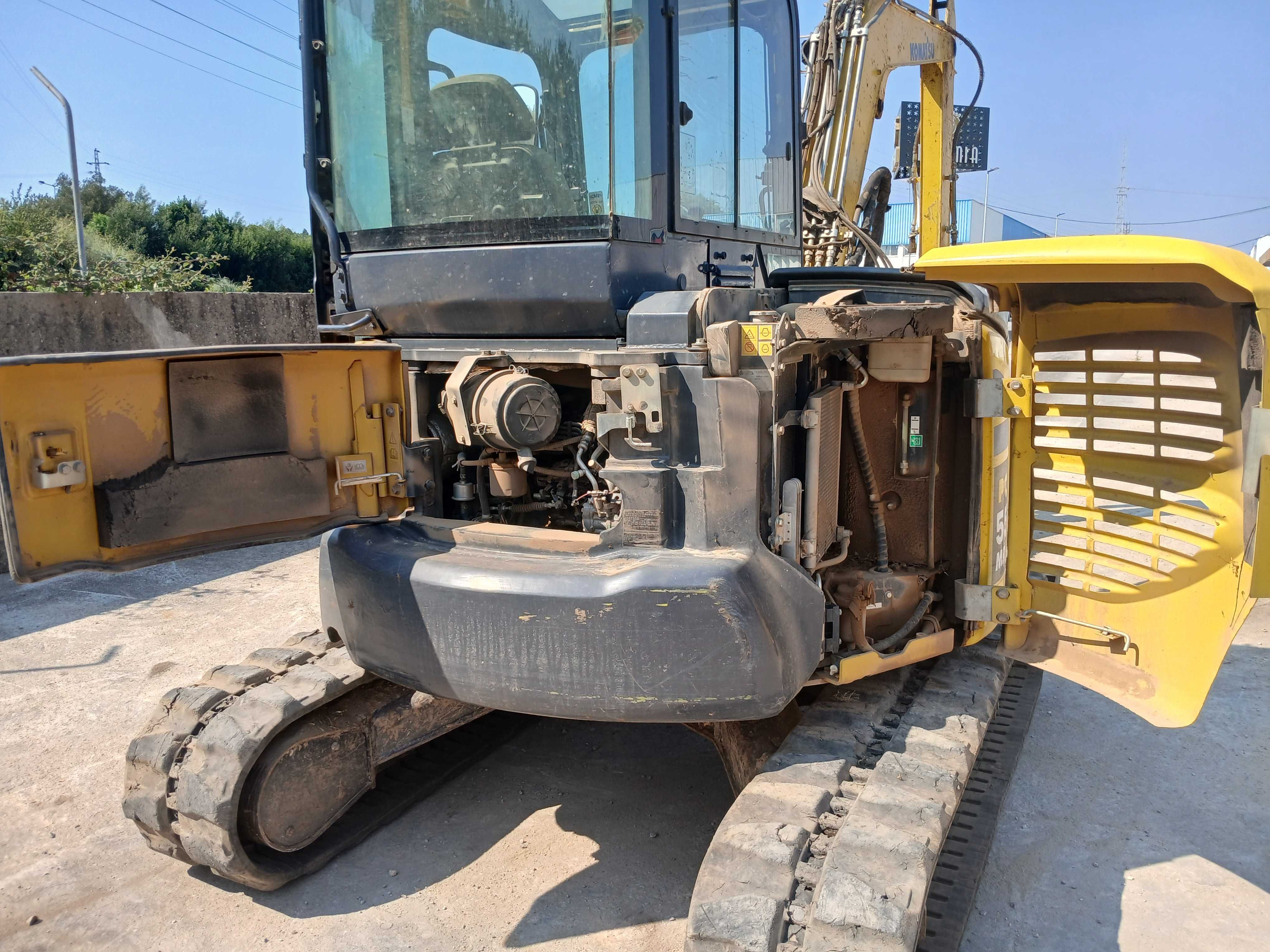 2013 Komatsu PC55MR-3 mini escavadora de rastos borracha 5500kg