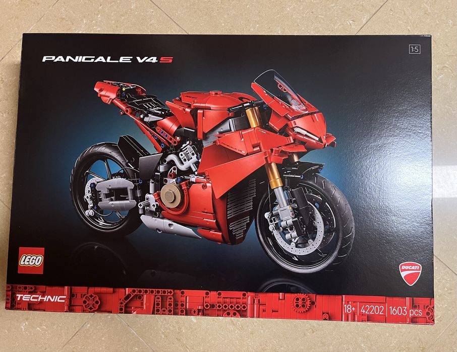 Lego 42202 Mota Ducati Panigale V4 S novo