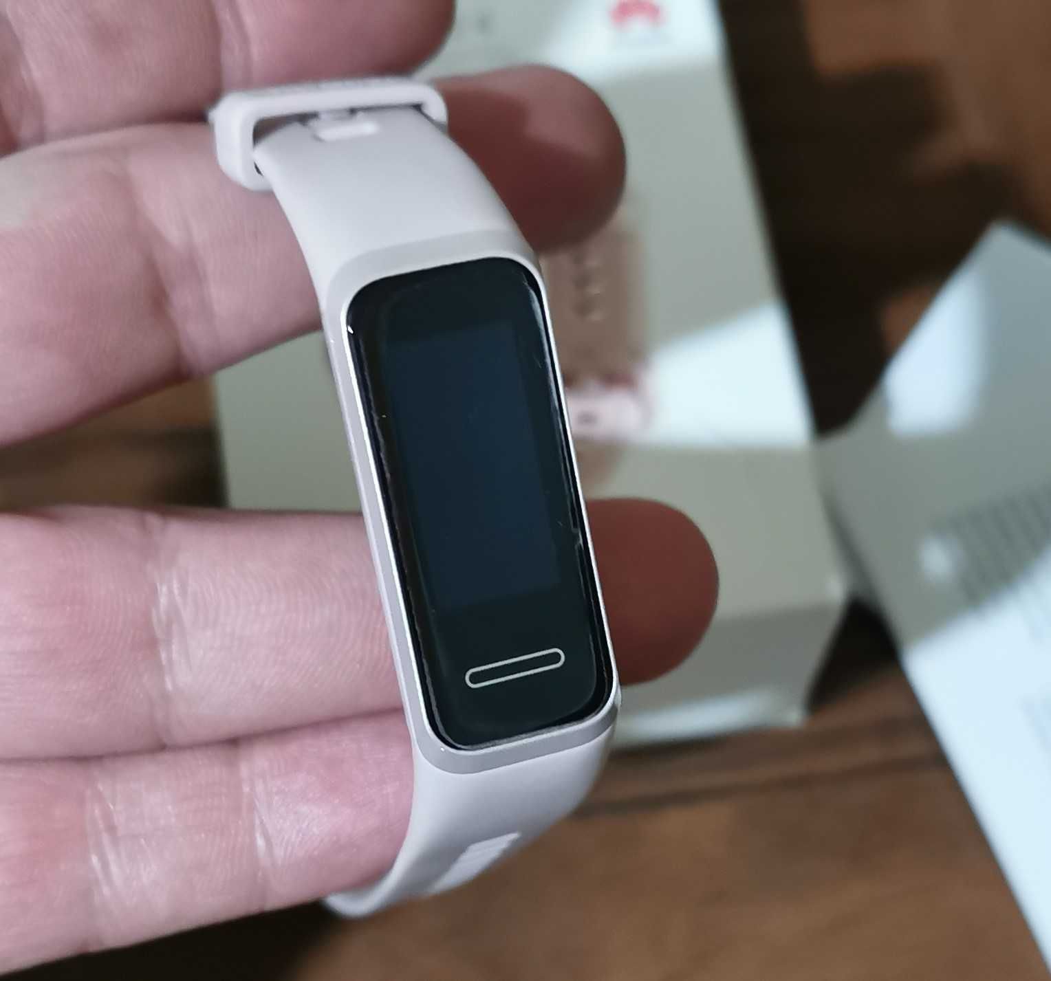 Smartwatch sportowy Huawei Band 4 model ADS-B29 Sakura Pink