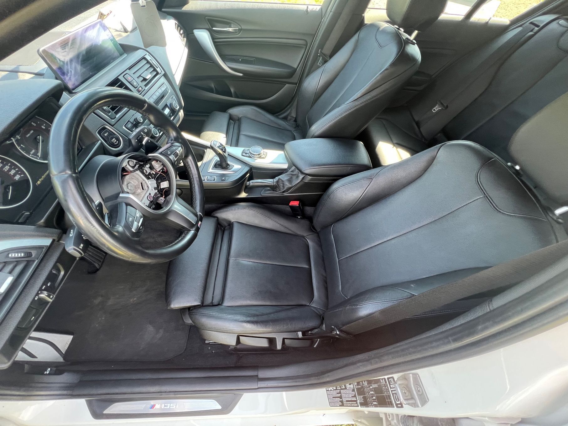 BMW Seria 1 F20 M135i x Navi Led Skora Swiss Aso Biała M Pakiet M Performance KW