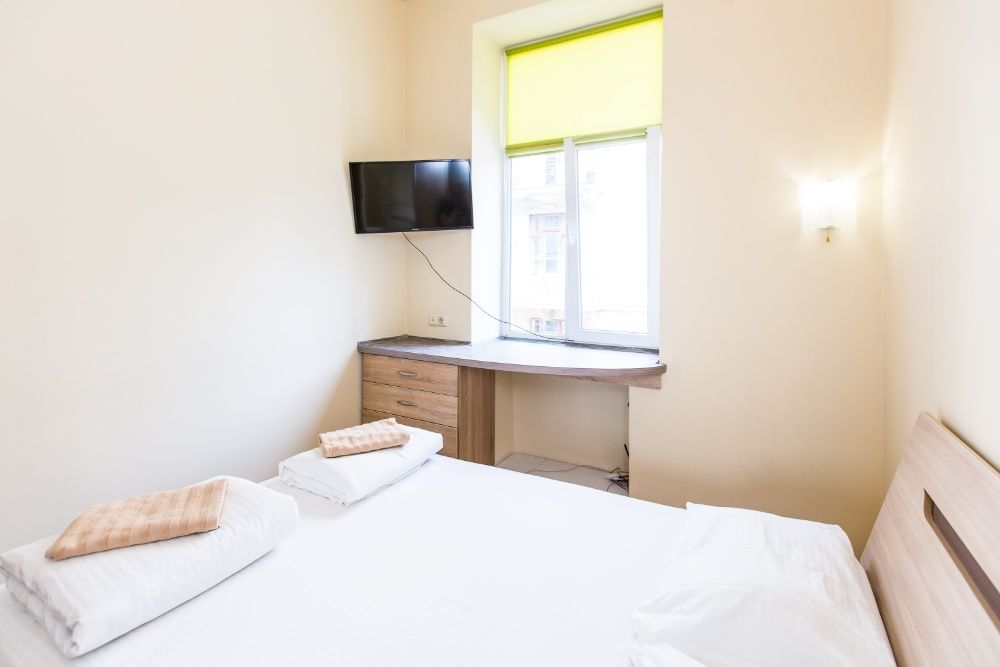 Студія в центрі Кониського 7