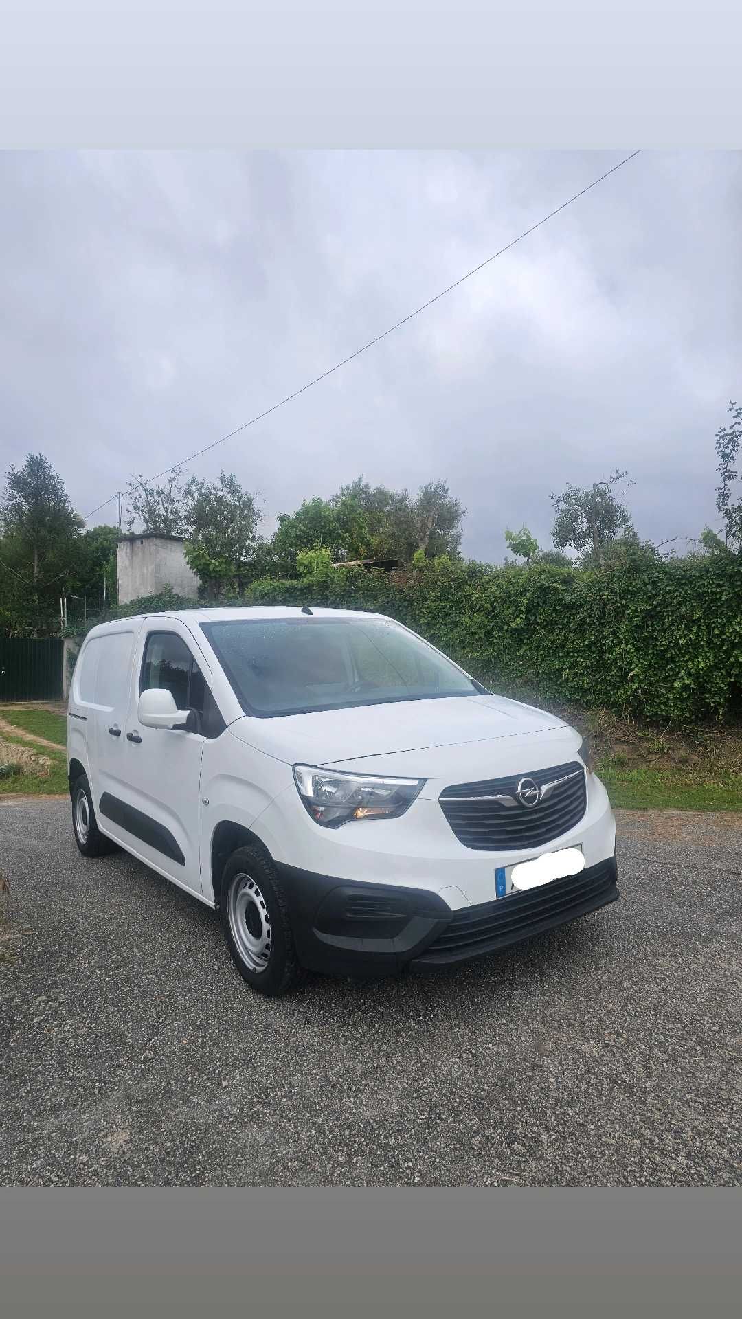 Opel Combo Ano 2020