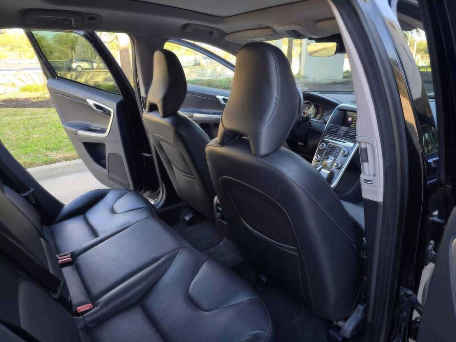 Volvo XC60      2016