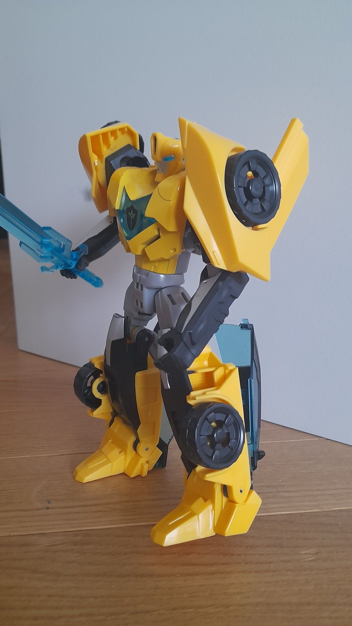 Bumblebee z Transformersów

Jego imię