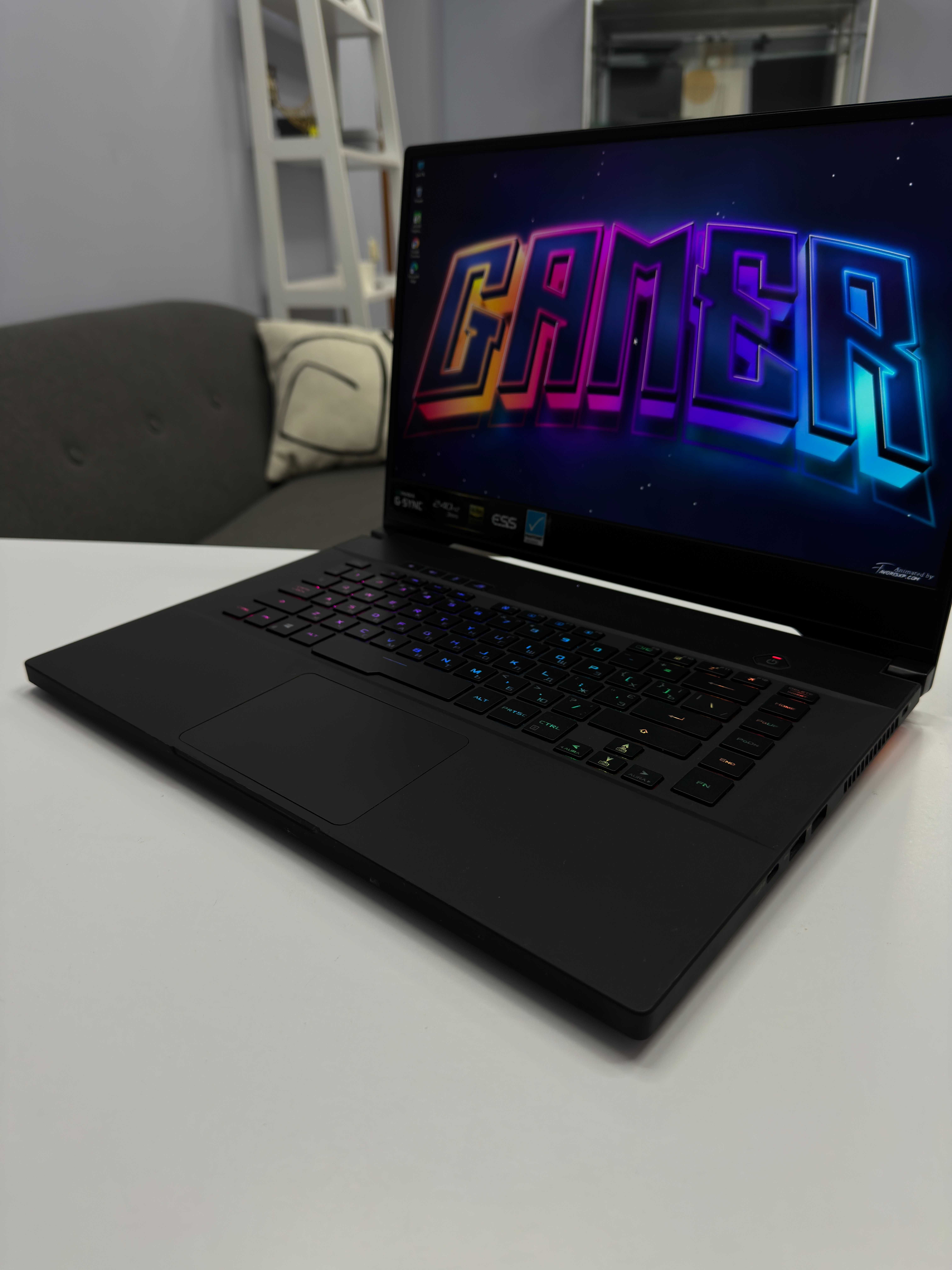 Asus Rog Zephyrus 15.6" 240Hz RTX 2070 8Gb 115W i7-9750H 16 Gb 512 Gb