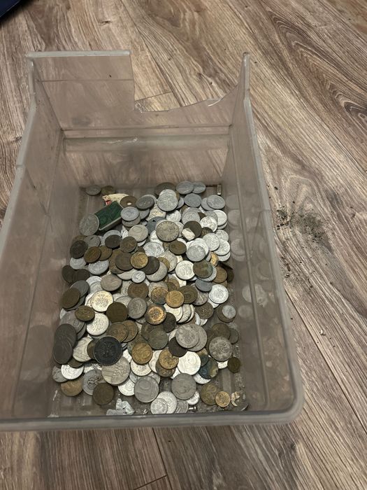 Dużo starych monet i pieniędzy