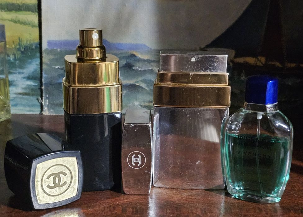 Розпродаж вінтажних та рідкісних парфумів