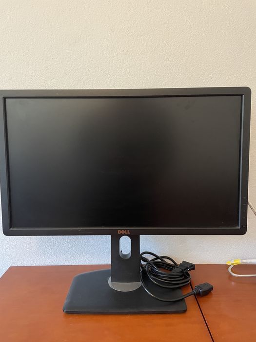 Torre amd ryzen 5 3600 rtx 3050 8gb 80gb ram 512 nvme 512 ssd monitor