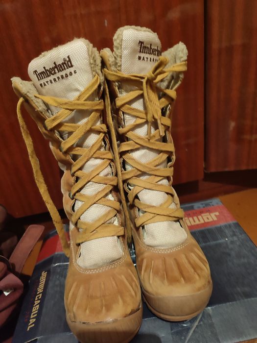 Зимові сапоги на дівчинку.