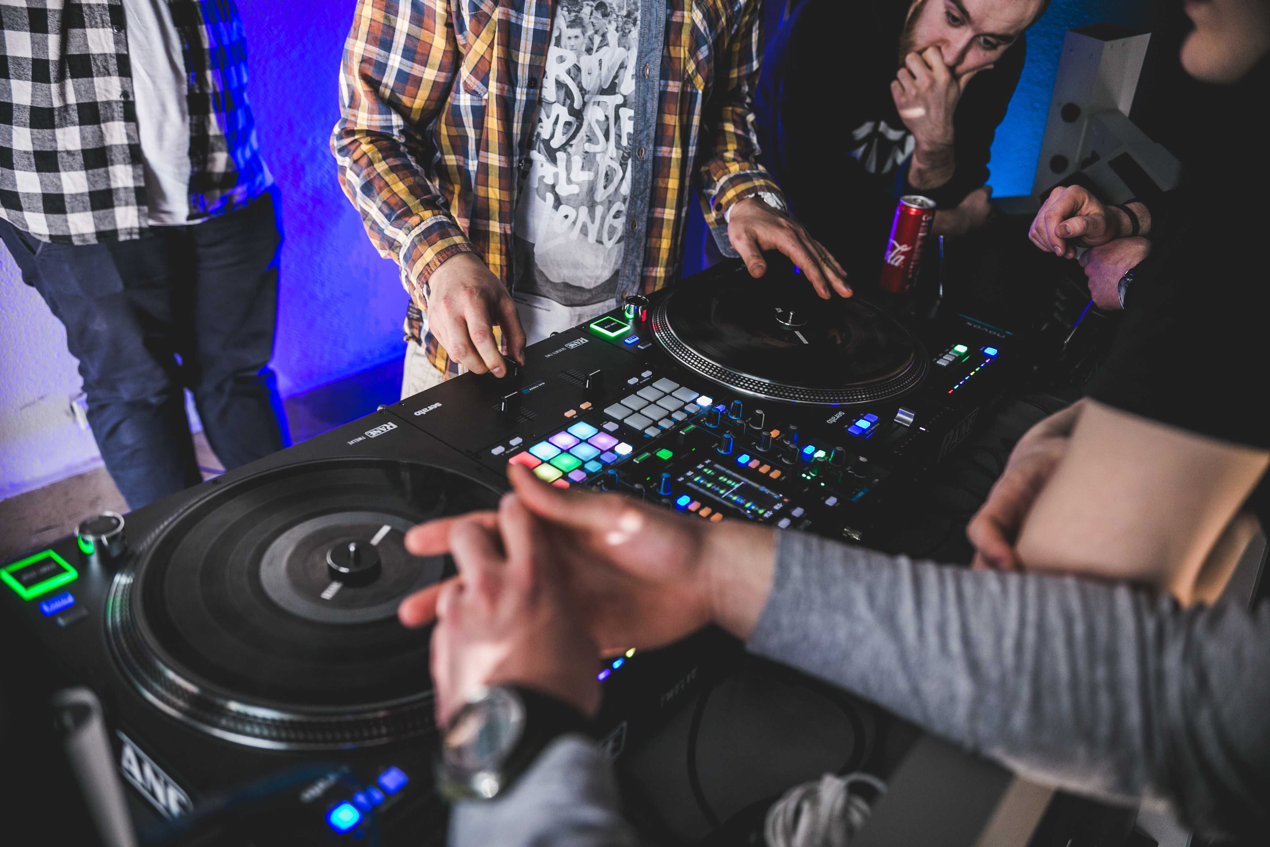 KURS DJ, Warsztaty DJ, Szkoła dla DJów indywidualne zajęcia w centrum