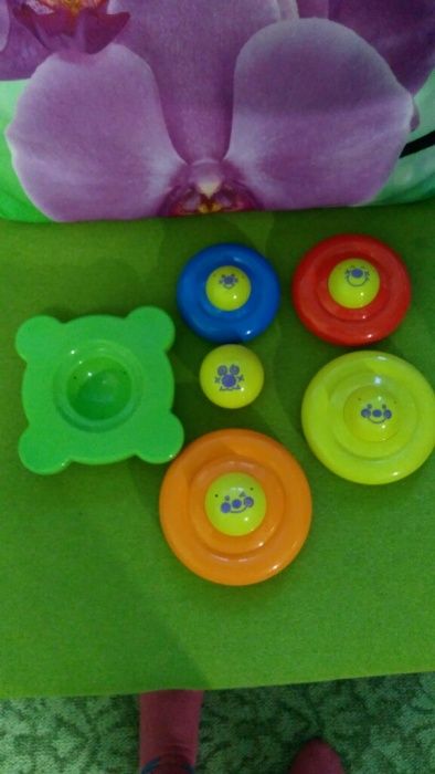 Іграшка пірамідка