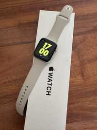 Продам Apple Watch SE