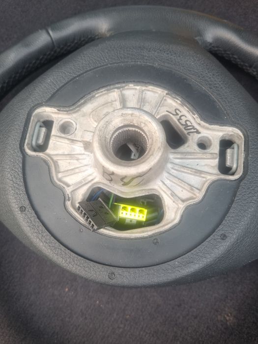 Vendo volante BMW multifunções compatível série 3,4,5