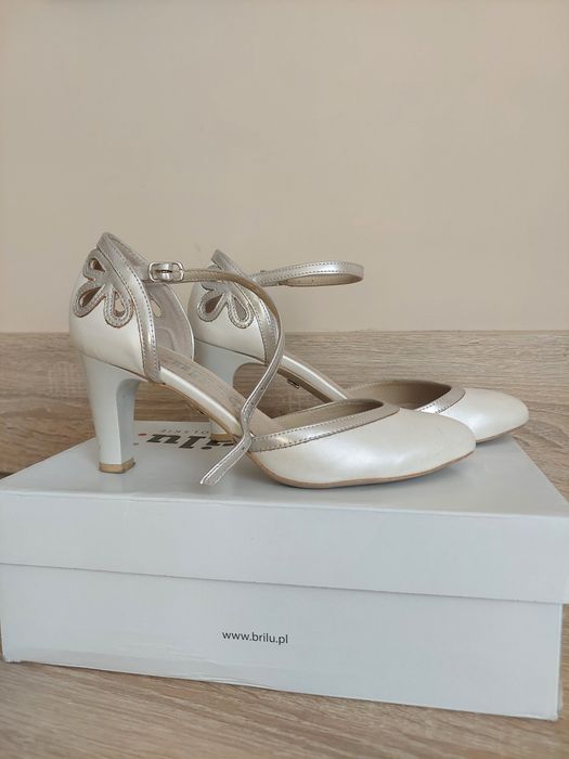 Buty ślubne brilu czółenka perłowe