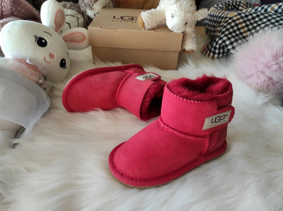 Дитячі уггі для дівчинки зимові чобітки овчина UGG Australia 19-30р