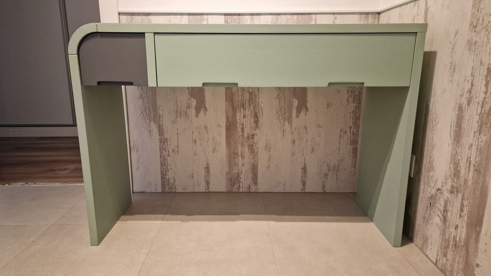 Consola móvel secretária