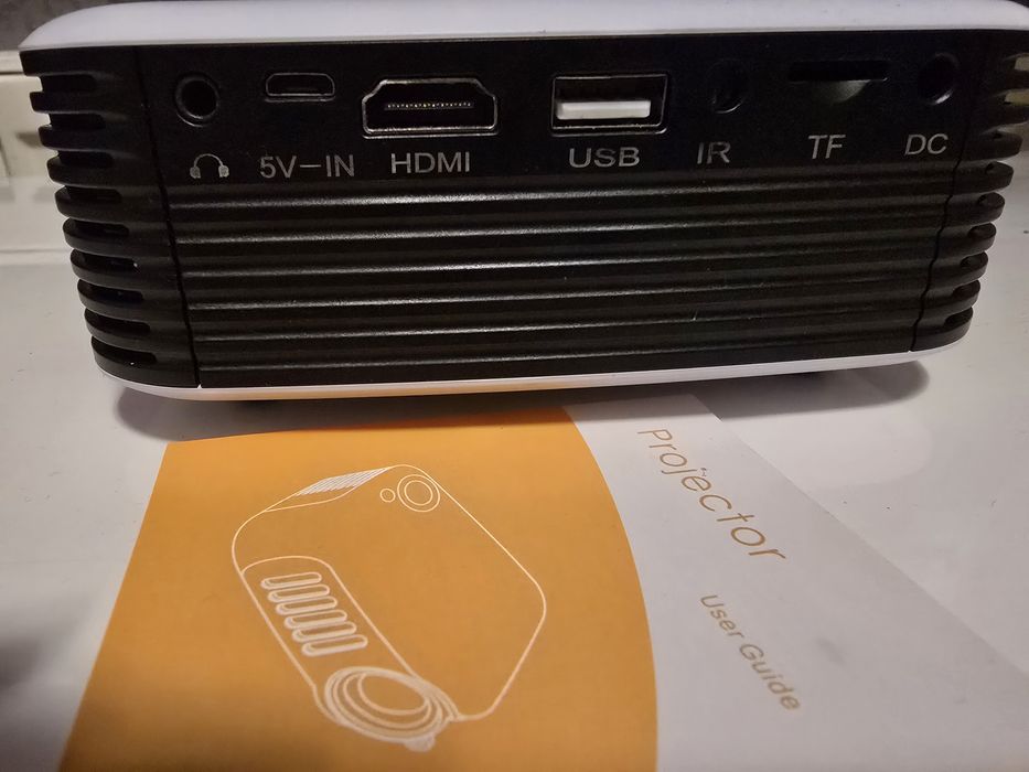 Універсальний проектор